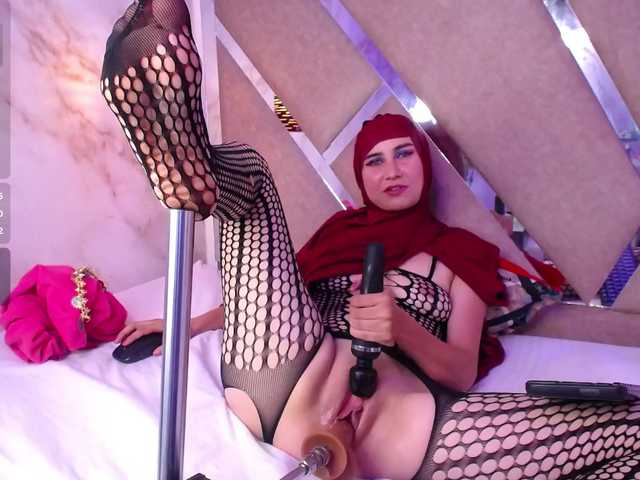 Zareen- Live Cam on BongaCams and RICams