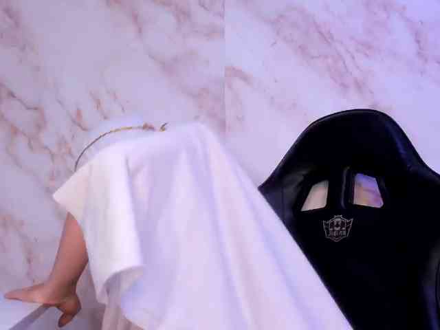 Zareen- webcam
