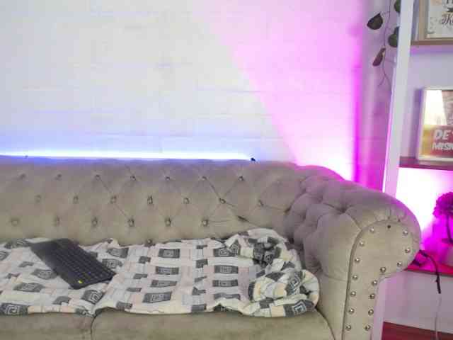 GabbieSwettie webcam