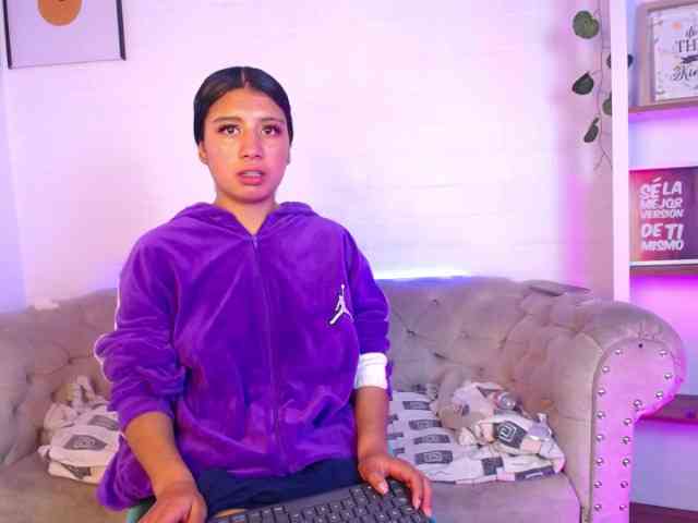 GabbieSwettie webcam