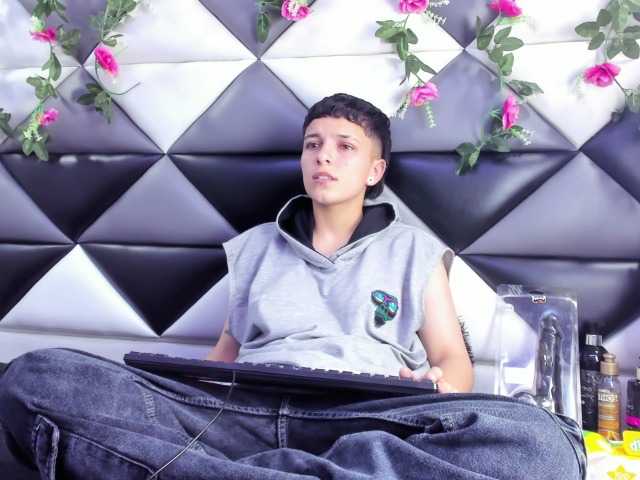 MeganThompson's BongaCams show and profile