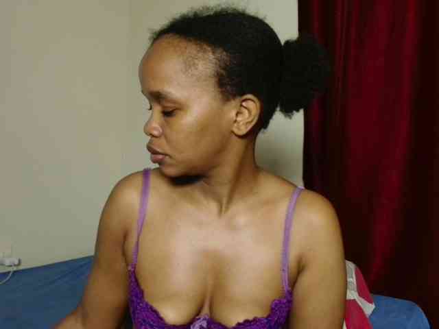 Undeniablyhot webcam