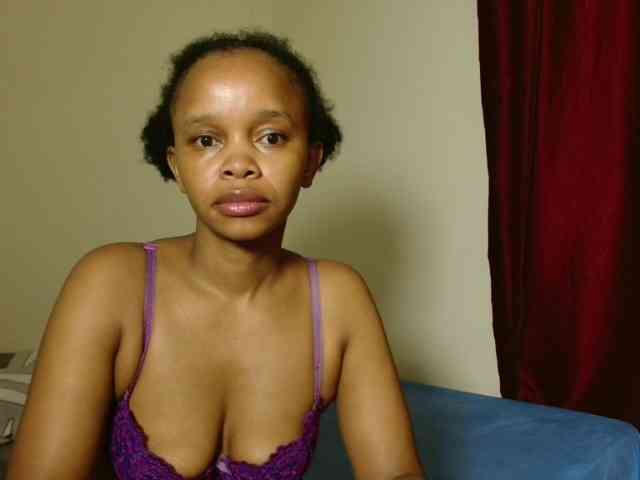 Undeniablyhot webcam