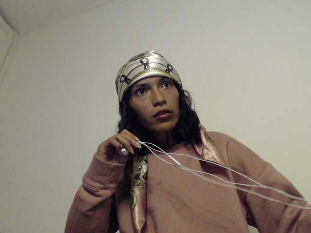 solli's BongaCams show and profile