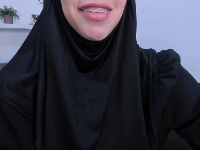 le modèle salma-arabic est en webcam porno dans un show sur le site bongacams, il possède les tags suivants: Arab,Brunette,Trimmed