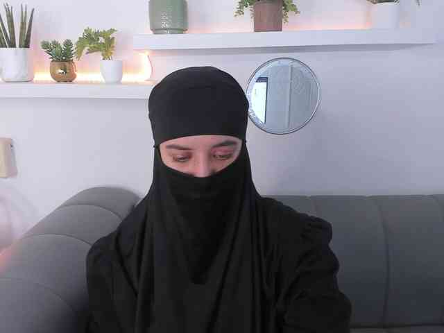 random live chat Salma-arabic
