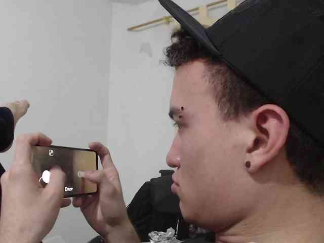 Rolzynelo Live Webcam on BongaCams