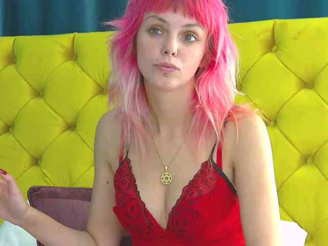 LizzieGolden webcam