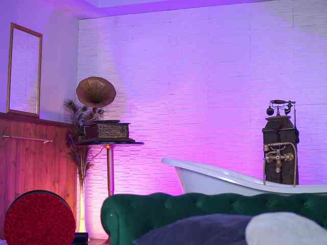 CrystalMooon webcam