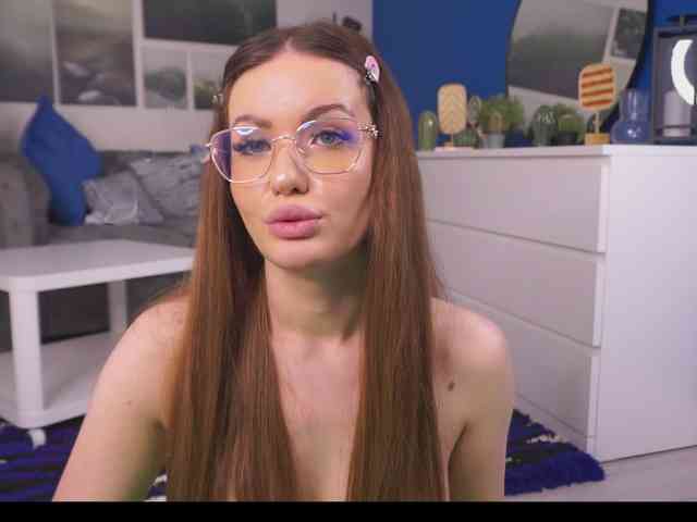 CrystalMooon webcam