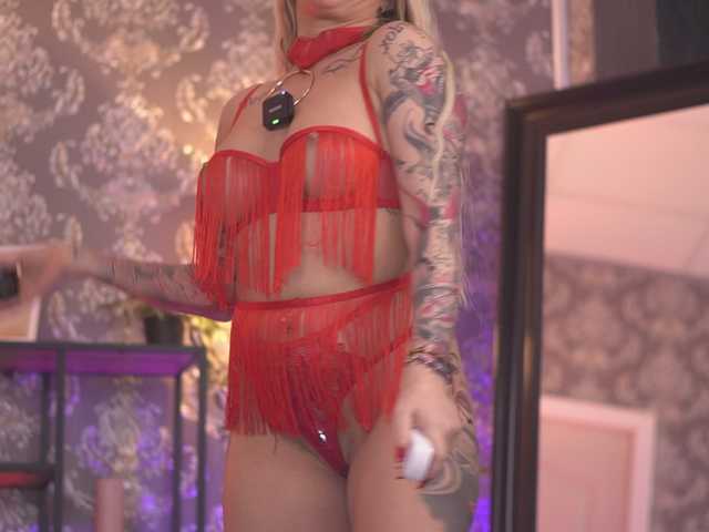 AlmaVelia's BongaCams show and profile