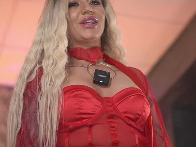 AlmaVelia's BongaCams show and profile