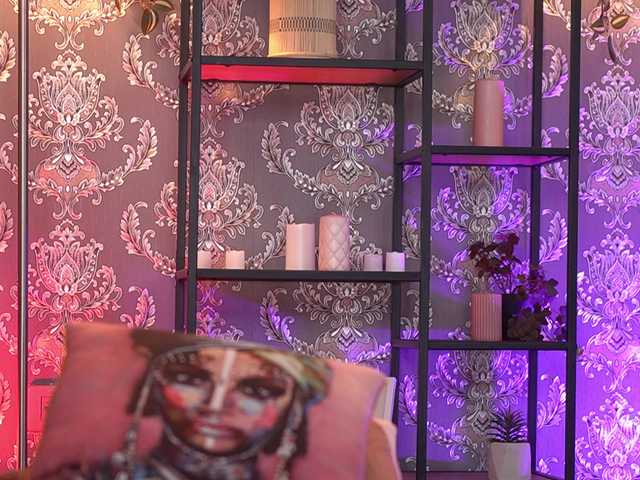 AlmaVelia's BongaCams show and profile