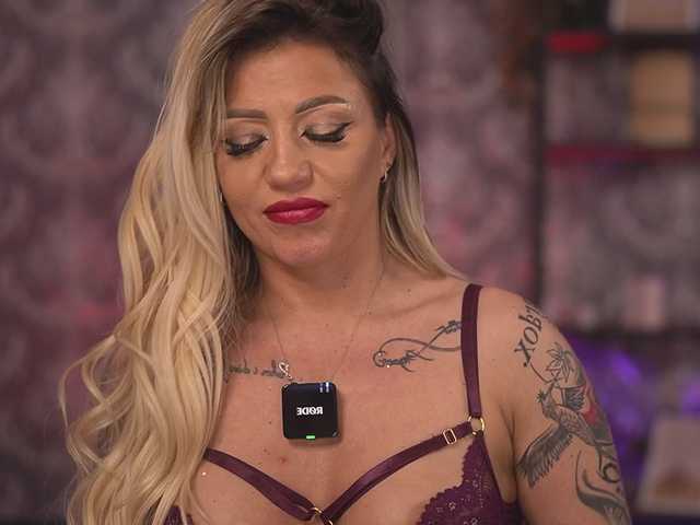 AlmaVelia's BongaCams show and profile