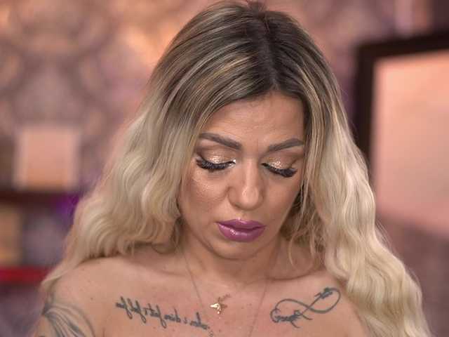 AlmaVelia's BongaCams show and profile