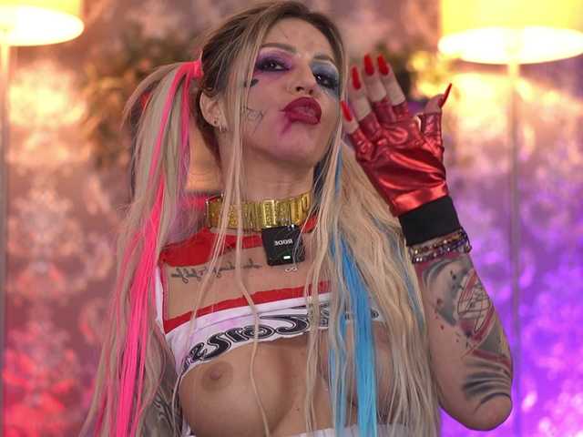 AlmaVelia's BongaCams show and profile