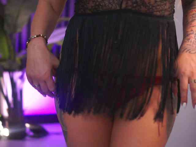 AlmaVelia Live Webcam on BongaCams