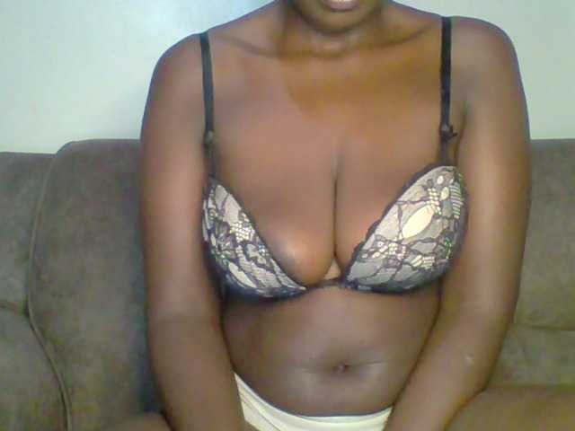 bustybliss webcam bongacams model stream image