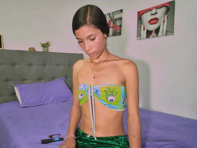 Sharon-Slut webcam bongacams model stream image