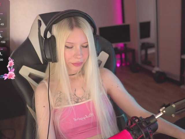 WARTHUNDER's BongaCams show and profile