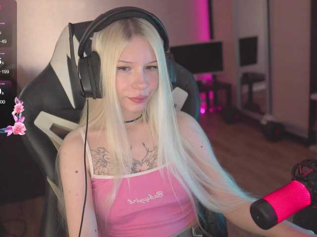 WARTHUNDER's BongaCams show and profile