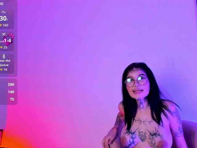 sasha-yaklove999 webcam