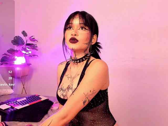 sasha-yaklove999 webcam