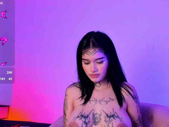 sasha-yaklove999 webcam