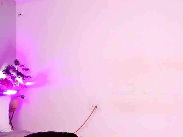 sasha-yaklove999 webcam