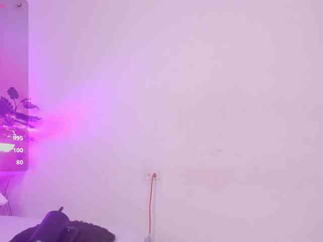 sasha-yaklove999 webcam
