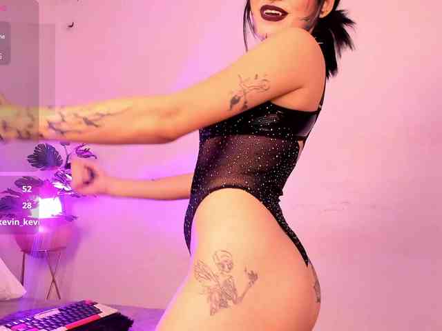 sasha-yaklove999 webcam