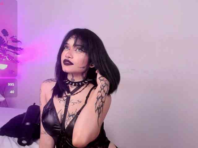 sasha-yaklove999 webcam