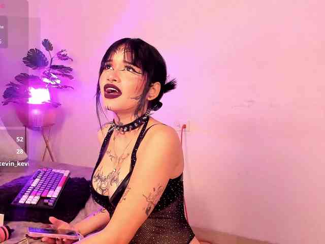 sasha-yaklove999 webcam