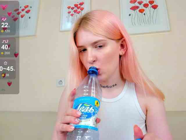 rosamariposa Live Webcam on BongaCams