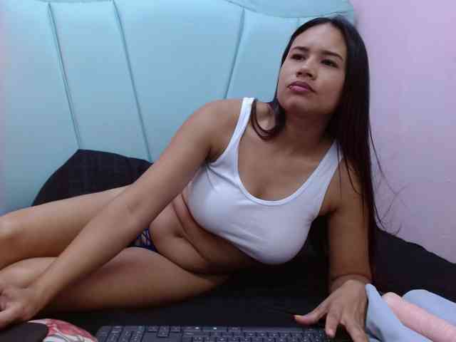 lunapetite18 webcam