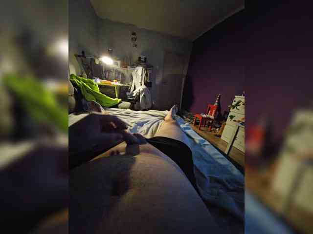 Vov4ik13 Live Webcam on BongaCams