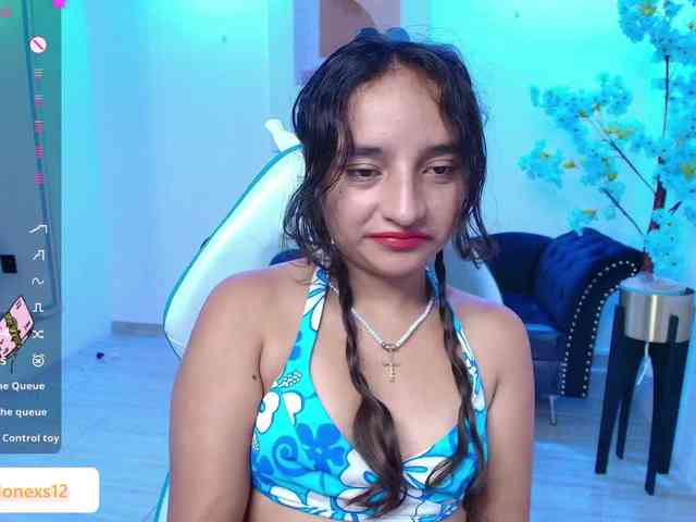 zoe-jonexs webcam