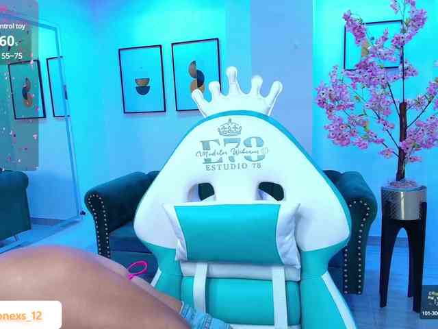 zoe-jonexs webcam