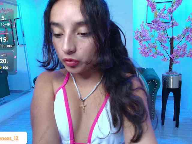 zoe-jonexs webcam