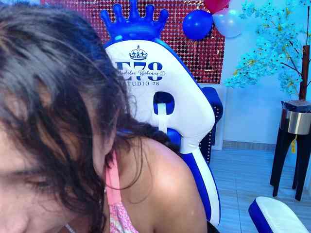 zoe-jonexs webcam
