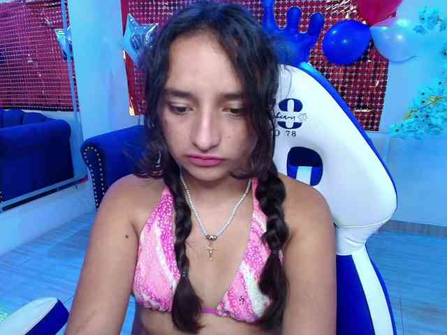 zoe-jonexs webcam