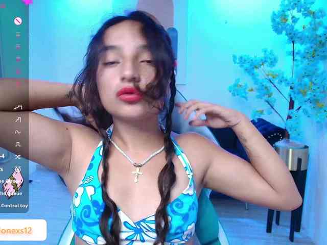 zoe-jonexs webcam