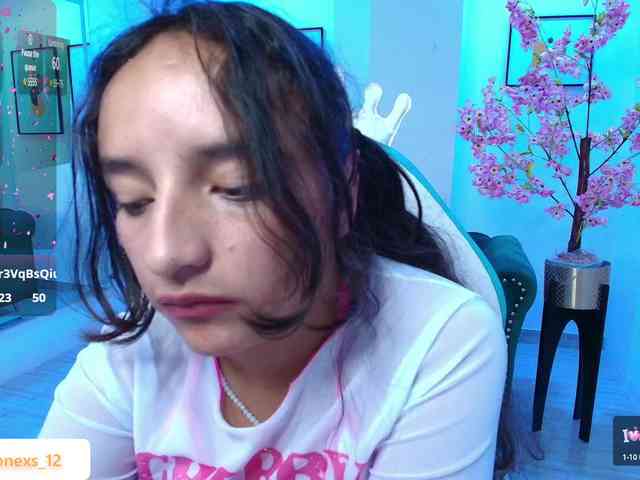 zoe-jonexs webcam