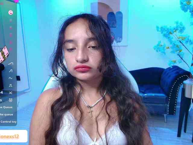 zoe-jonexs webcam