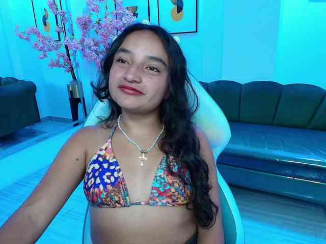 zoe-jonexs webcam