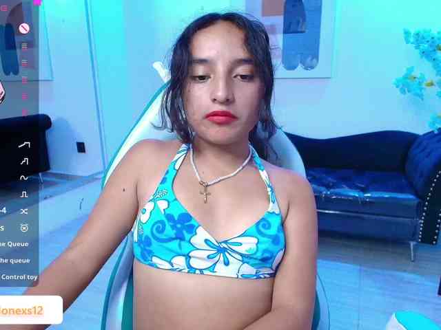 zoe-jonexs webcam