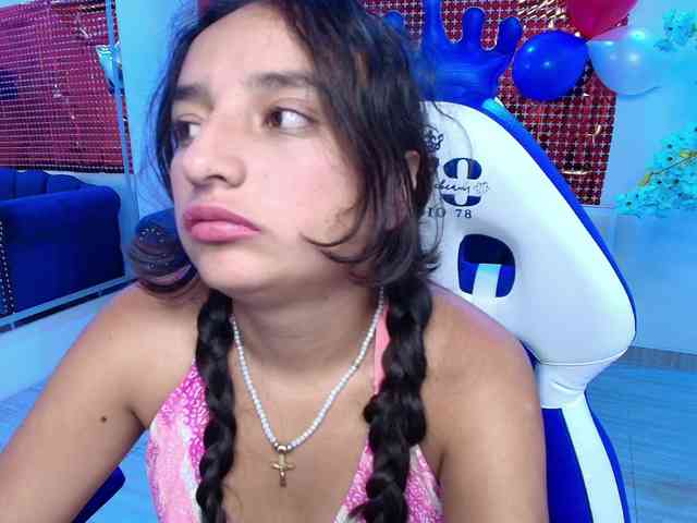 zoe-jonexs webcam