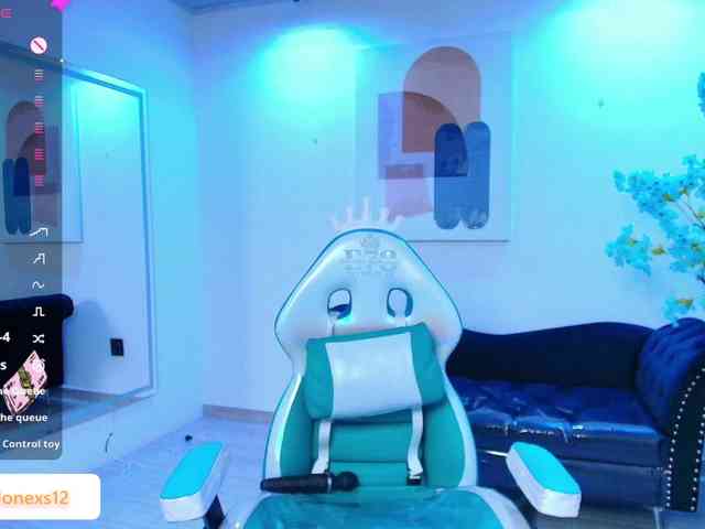 zoe-jonexs webcam
