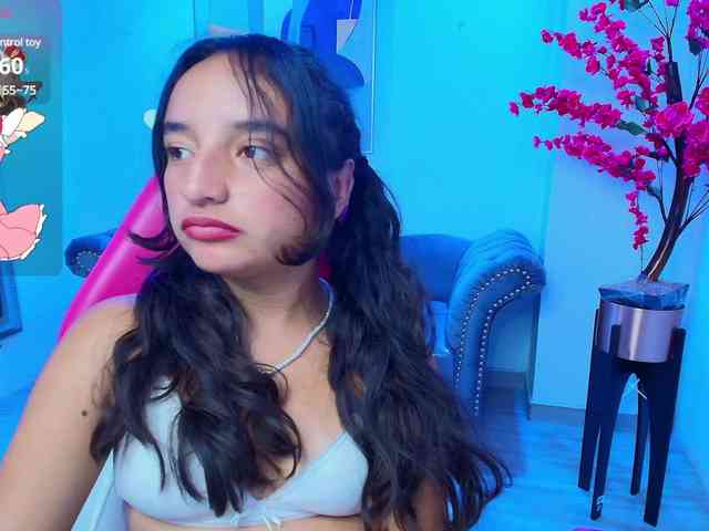 zoe-jonexs webcam