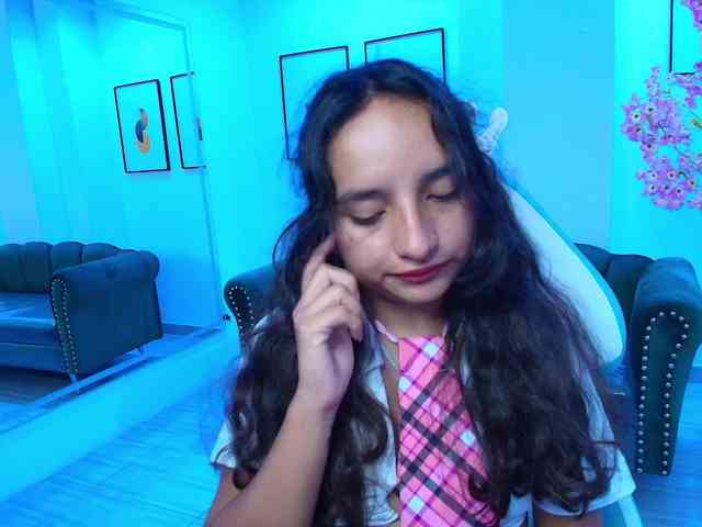 zoe-jonexs webcam